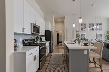 Spacious kitchen5